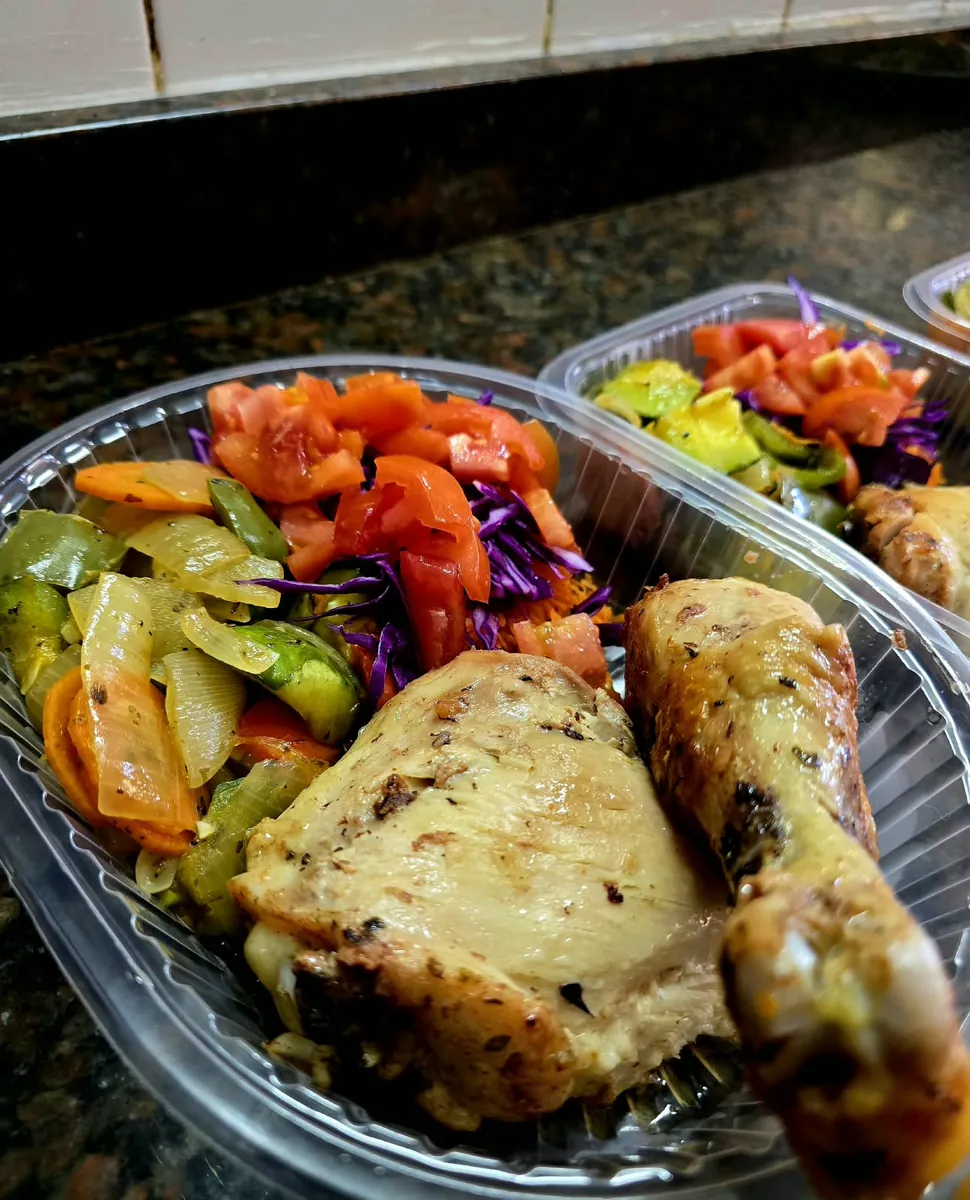Pata muslo verduras grilladas
