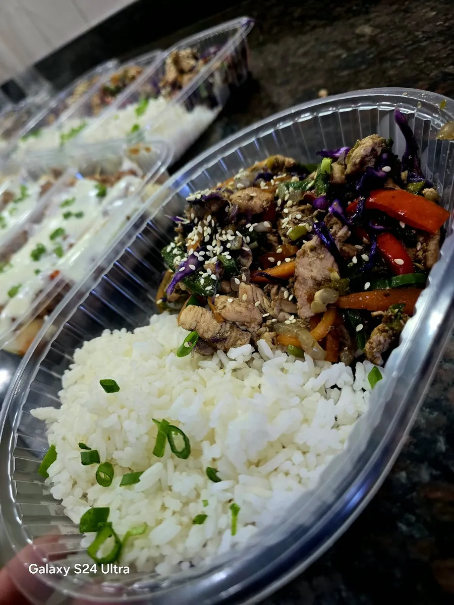 Wok de pollo con arroz